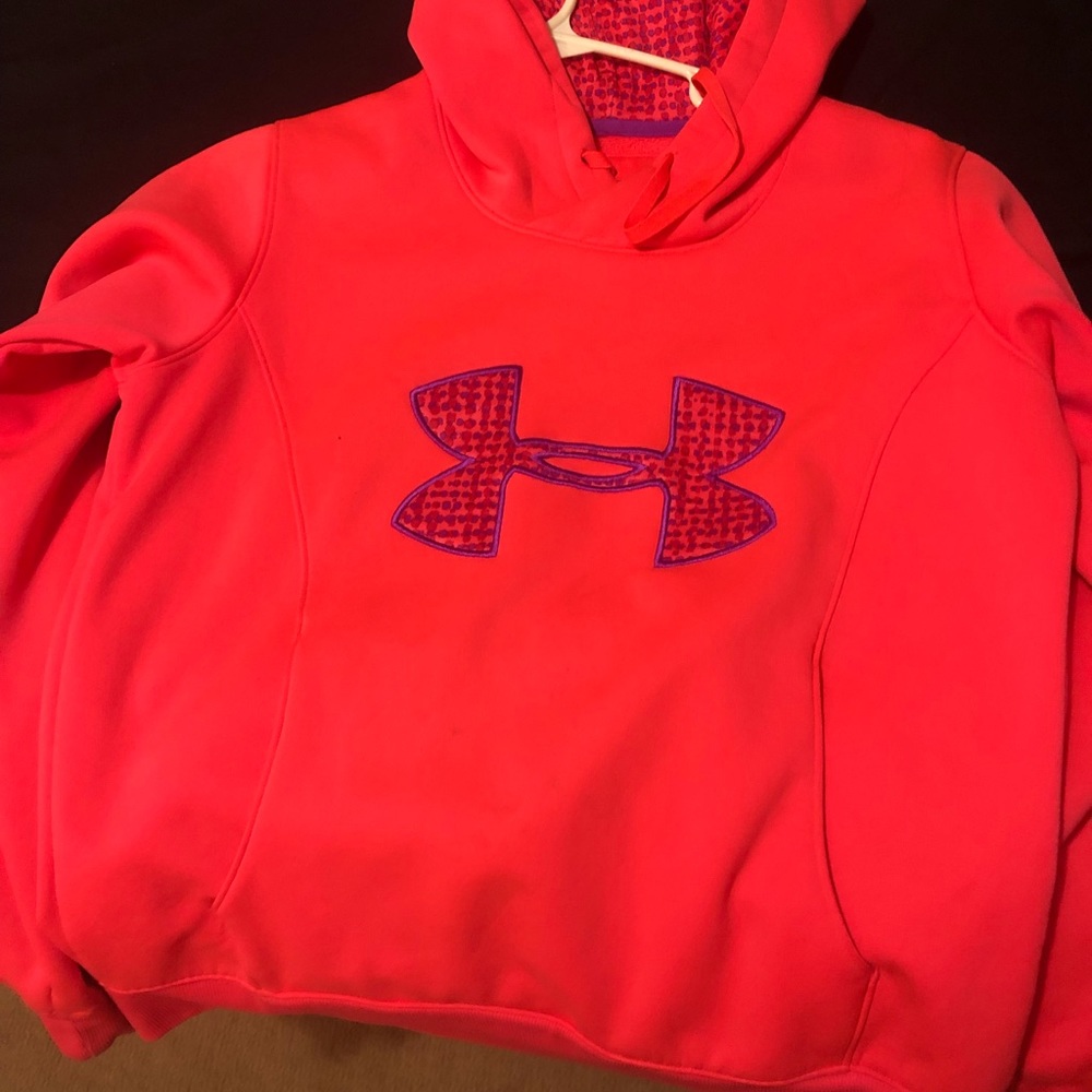 Under armour hoodie medium